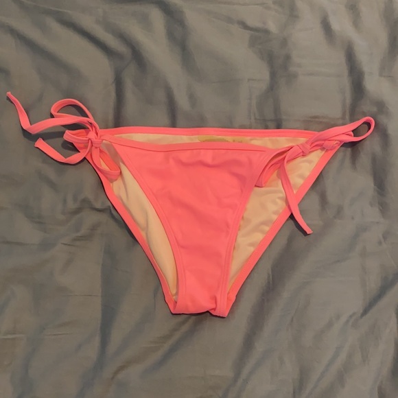 Victoria’s Secret Size S Bright Pink Bikini - Picture 4 of 8